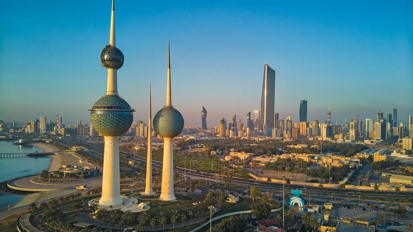 28 Kuwait City Guide – Hotels, Foods, Mosques, Facts, & Tips